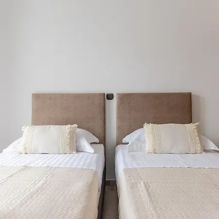 Makima Naxos Town 아파트 *