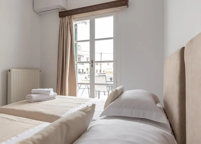 Makima Naxos Town * Naxos City