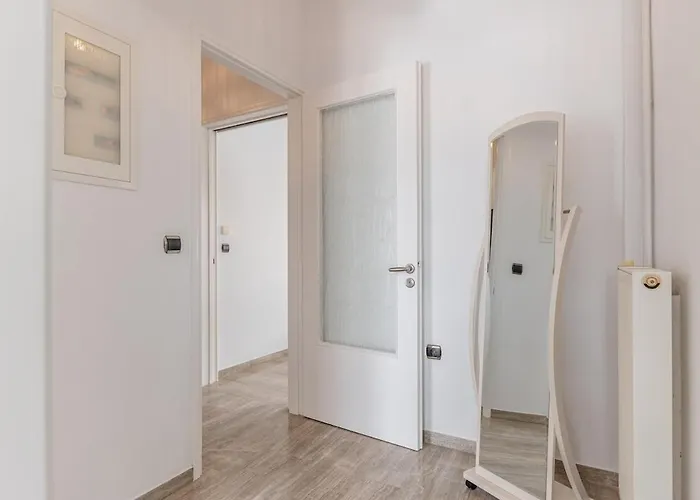 Makima Naxos Town شقة